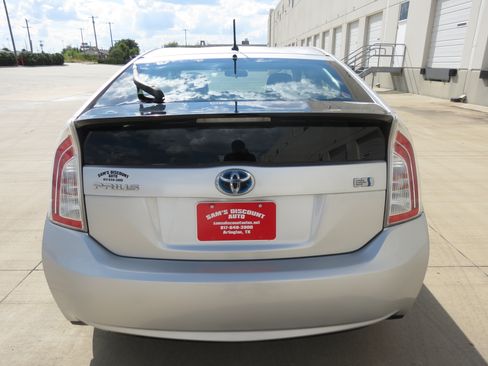 Used 2013 Toyota Prius Two FWD image 8