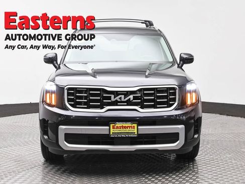 Used 2025 Kia Telluride S AWD/4WD image 2