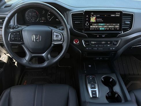 Used 2025 Honda Ridgeline TrailSport image 12