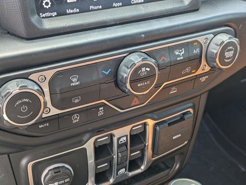 Used 2022 Jeep Gladiator Sport image 13