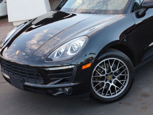 Used 2018 Porsche Macan Sport Edition AWD/4WD image 6