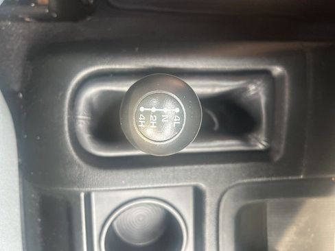 Used 2018 RAM 2500 Tradesman w/ Chrome Appearance Group image 16