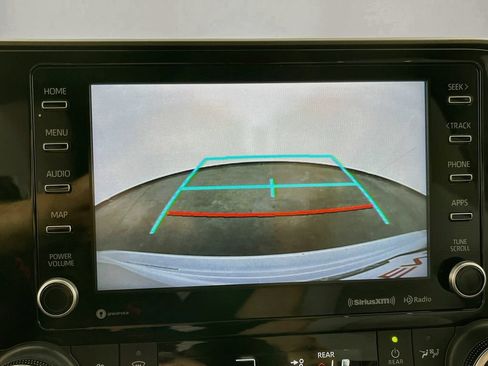 Used 2022 Toyota Highlander LE FWD image 20