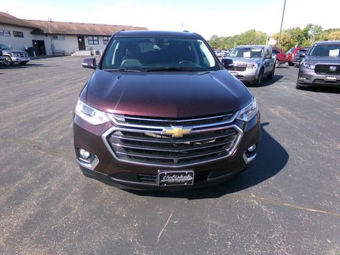 Used 2020 Chevrolet Traverse LT w/ LT Premium Package AWD/4WD image 4