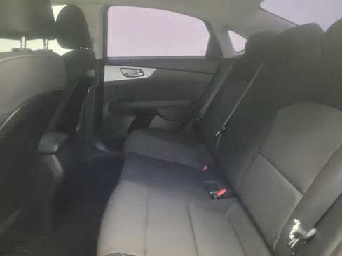 Used 2023 Kia Forte LXS w/ LXS Technology Package FWD image 18