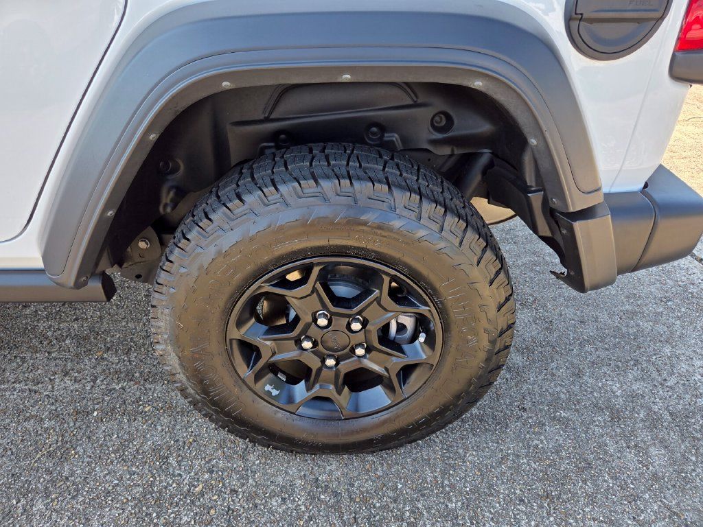 Used 2023 Jeep Wrangler Unlimited AWD/4WD image 23