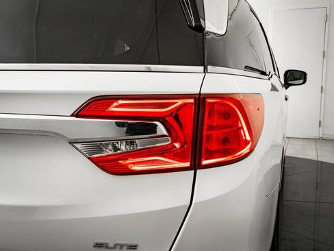 Used 2018 Honda Odyssey Elite image 9