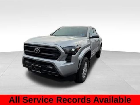 Used 2025 Toyota Tacoma SR5 AWD/4WD image 2
