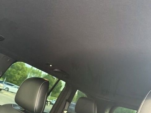 Used 2025 Jeep Grand Cherokee Limited w/ Black Appearance Package image 18