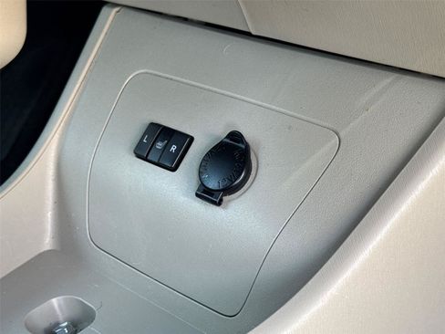 Used 2014 Toyota Prius Four FWD image 16
