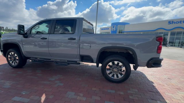 Used 2025 Chevrolet Silverado 2500 Custom w/ Z71 Off-Road Package AWD/4WD image 8