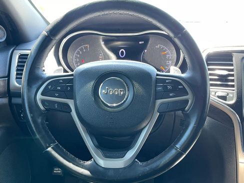Used 2017 Jeep Grand Cherokee Laredo RWD image 25