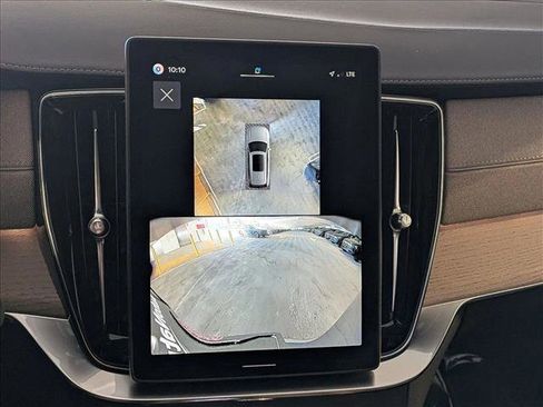 New 2026 Volvo XC90 B6 Plus w/ Protection Package Premier image 14