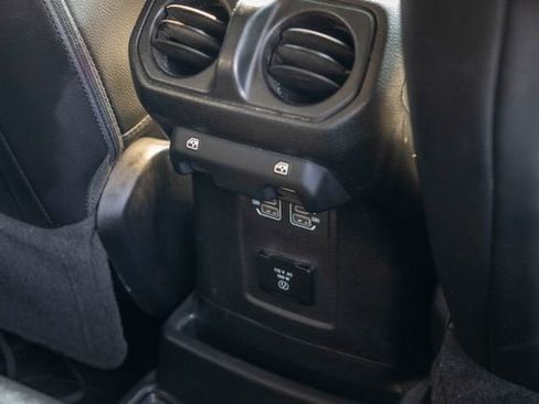 Used 2021 Jeep Wrangler Unlimited Sahara AWD/4WD image 33