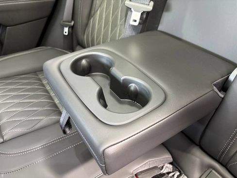 Used 2023 Buick Envision Avenir AWD/4WD image 48