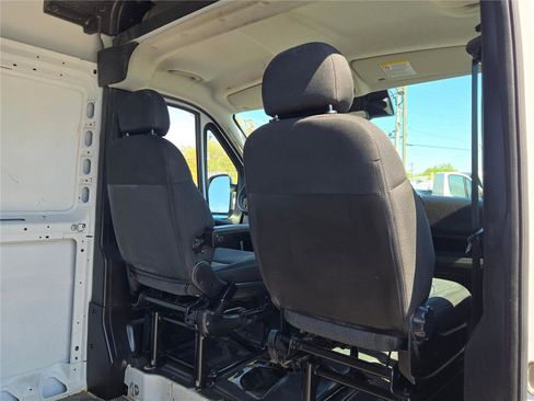 Used 2023 RAM ProMaster 2500 FWD image 9