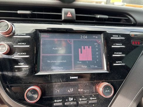 Used 2020 Toyota Camry SE image 20