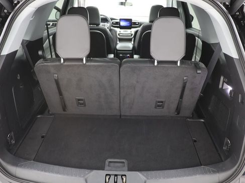 Used 2022 Ford Explorer XLT w/ Equipment Group 202A image 30