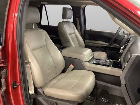 Used 2020 Ford Expedition XLT w/ Equipment Group 202A RWD image 24