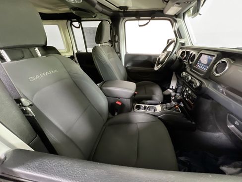 Used 2019 Jeep Wrangler Unlimited Sahara image 23