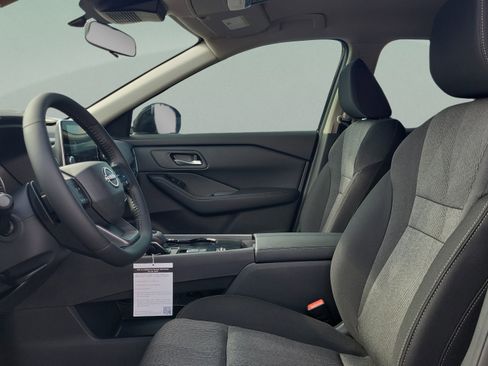 Certified 2026 Nissan Rogue SV w/ Cold Weather Package FWD image 16