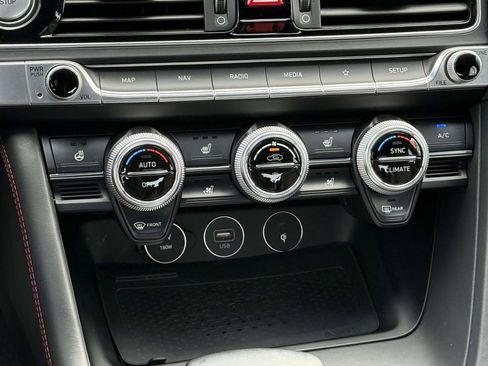 Used 2022 Genesis G70 3.3T image 16