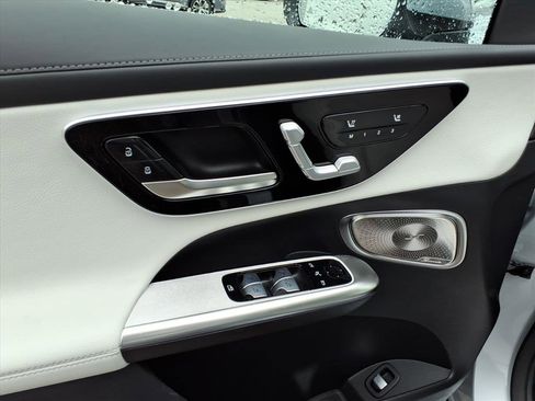 Used 2026 Mercedes-Benz GLC 300 4MATIC image 13