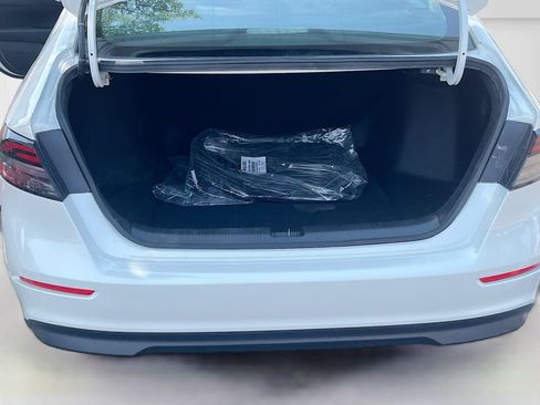 Used 2025 Honda Accord LX image 23