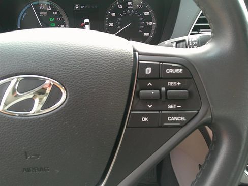 Used 2017 Hyundai Sonata Plug-IN Hybrid image 35