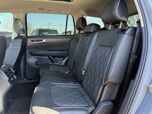 Used 2025 Volkswagen Atlas SEL Premium R-Line AWD/4WD image 24