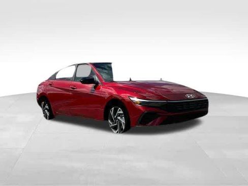 Certified 2025 Hyundai Elantra Sport image 11