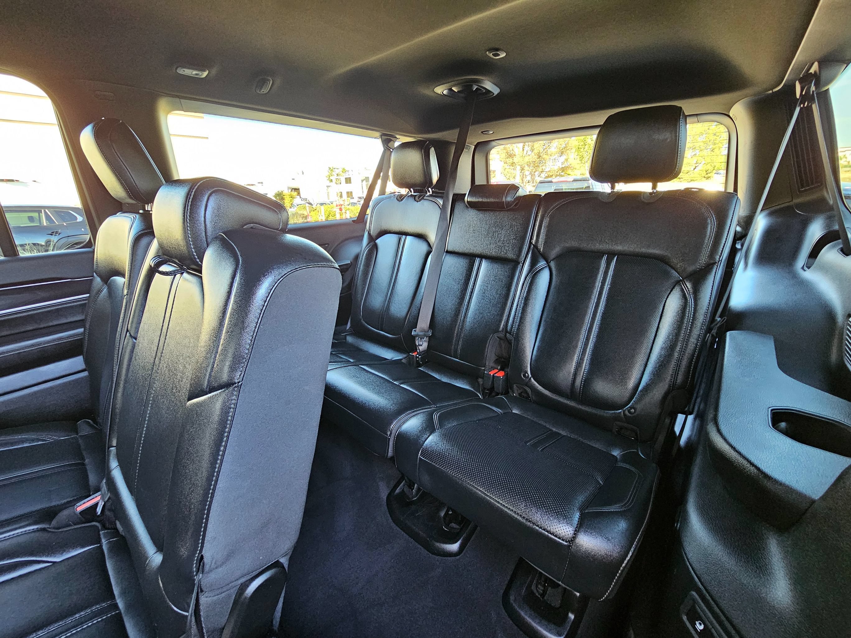 Used 2024 Jeep Wagoneer L 4WD image 32