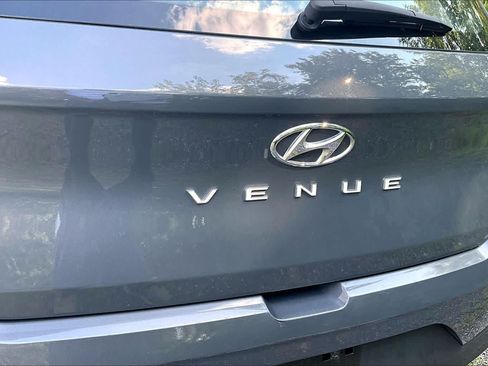 Used 2025 Hyundai Venue SEL FWD image 10