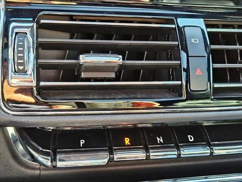 Used 2022 Lincoln Navigator Reserve image 17