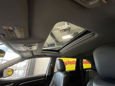 Used 2016 Toyota Highlander Limited image 15