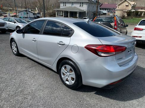Used 2018 Kia Forte LX w/ LX Popular Package image 3