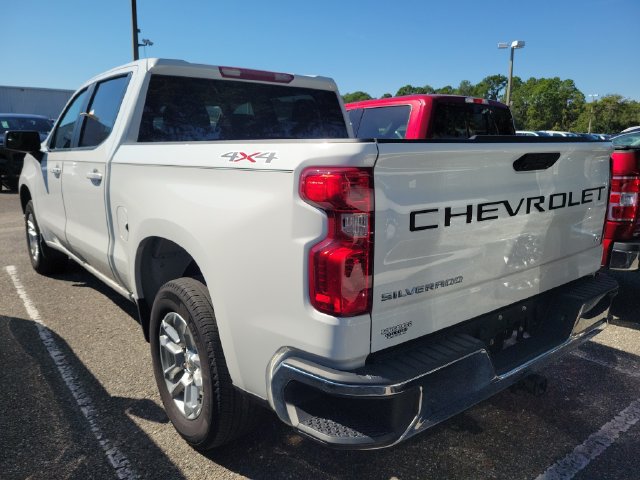 Used 2023 Chevrolet Silverado 1500 LT AWD/4WD image 4