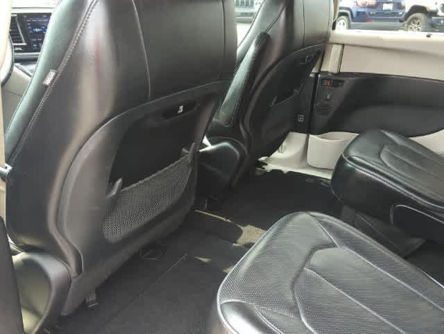 Certified 2018 Chrysler Pacifica Limited FWD image 18