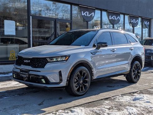 Certified 2022 Kia Sorento SX image 2