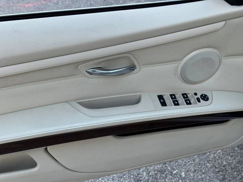 Used 2010 BMW 328i Convertible RWD image 23