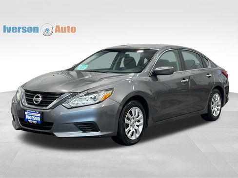 Used 2016 Nissan Altima 2.5 S w/ Power Driver Seat Package image 4