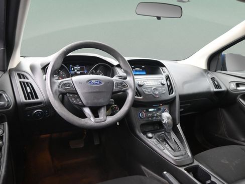 Used 2018 Ford Focus SE FWD image 34