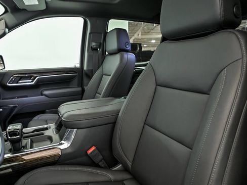 New 2026 GMC Sierra 1500 Elevation w/ Elevation Premium Package AWD/4WD image 9
