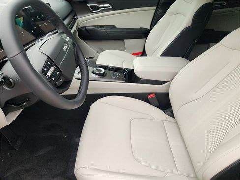 New 2026 Kia Sportage EX image 9
