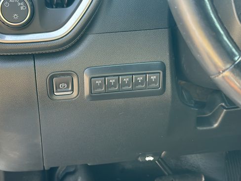Used 2022 Chevrolet Silverado 2500 LT w/ Convenience Package AWD/4WD image 28