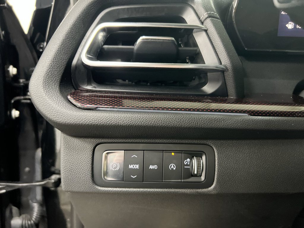 Used 2025 Chevrolet Traverse Z71 w/ Enhanced Driving Package AWD/4WD image 19