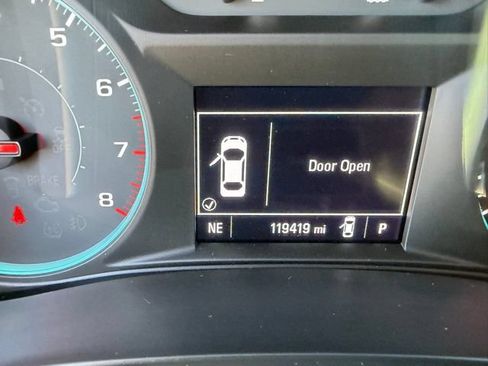 Used 2021 Chevrolet Malibu LT FWD image 23