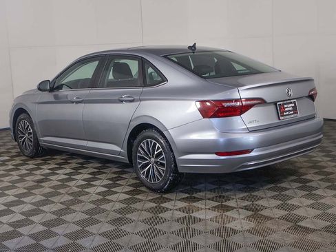 Used 2021 Volkswagen Jetta SE w/ SE Cold Weather Package image 9