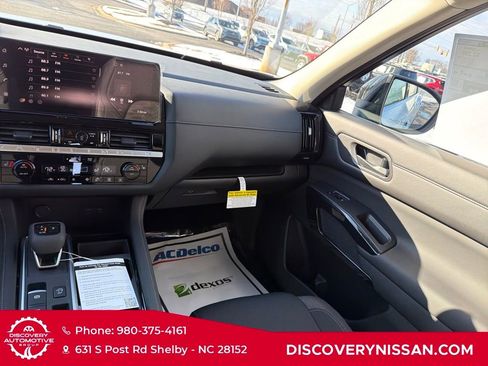 New 2026 Nissan Pathfinder SV image 33