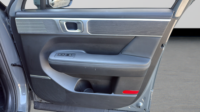 Used 2025 Hyundai Santa Fe Limited FWD image 28